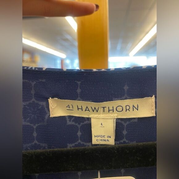 41 hawthorn ladies Lg Blue Printed Blouse - Picture 4 of 4